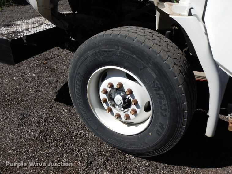 image for item FR9120 1999 Freightliner FL80  bucket truck