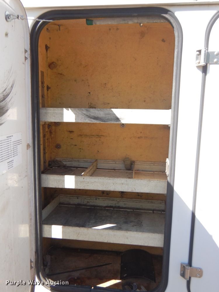 image for item FR9120 1999 Freightliner FL80  bucket truck