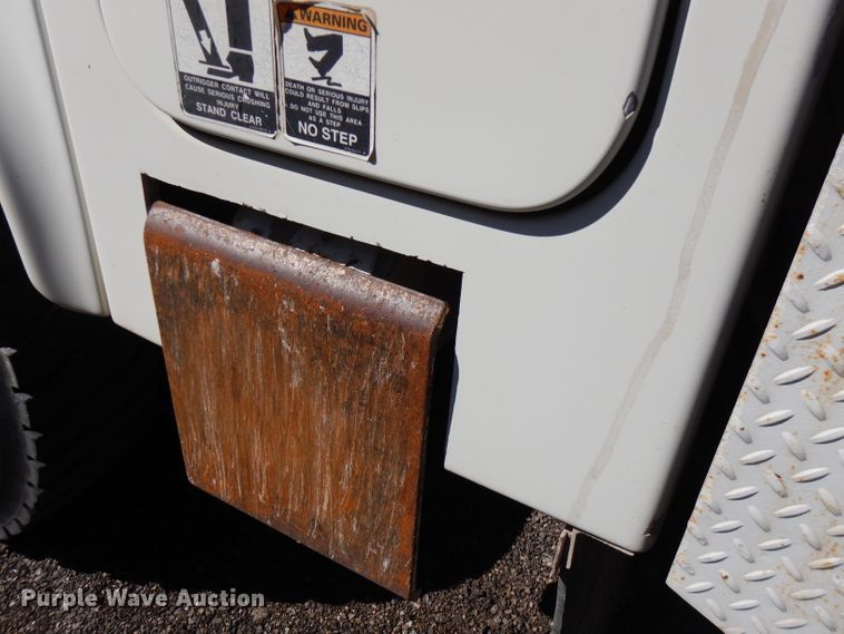 image for item FR9120 1999 Freightliner FL80  bucket truck