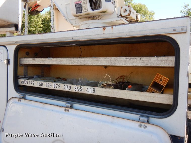 image for item FR9120 1999 Freightliner FL80  bucket truck