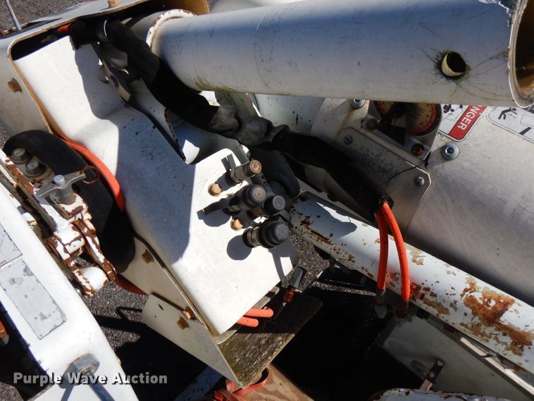 image for item FR9120 1999 Freightliner FL80  bucket truck