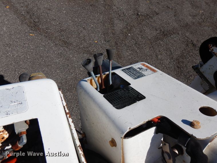 image for item FR9120 1999 Freightliner FL80  bucket truck