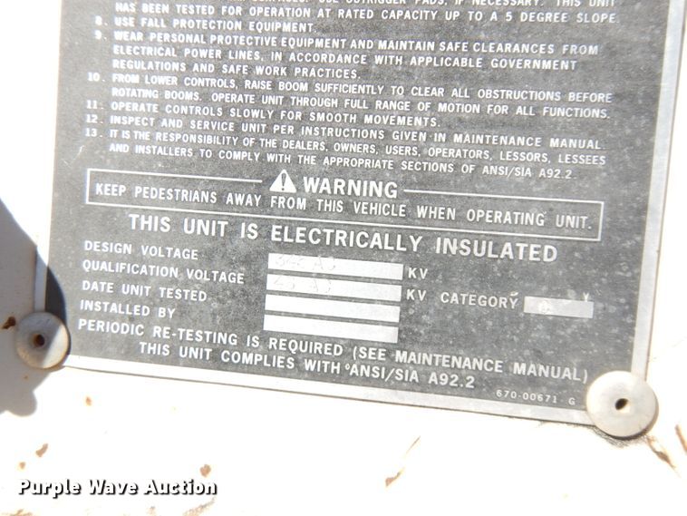 image for item FR9120 1999 Freightliner FL80  bucket truck