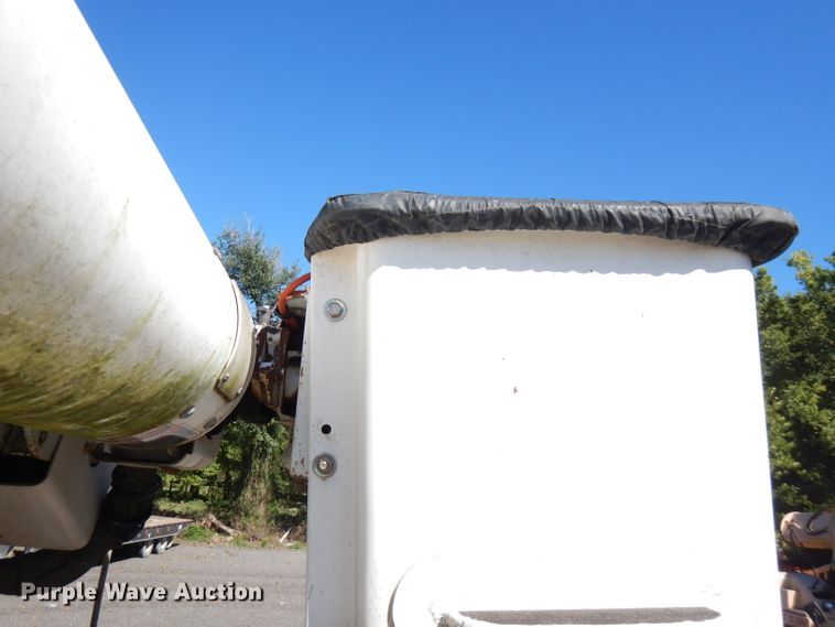 image for item FR9120 1999 Freightliner FL80  bucket truck