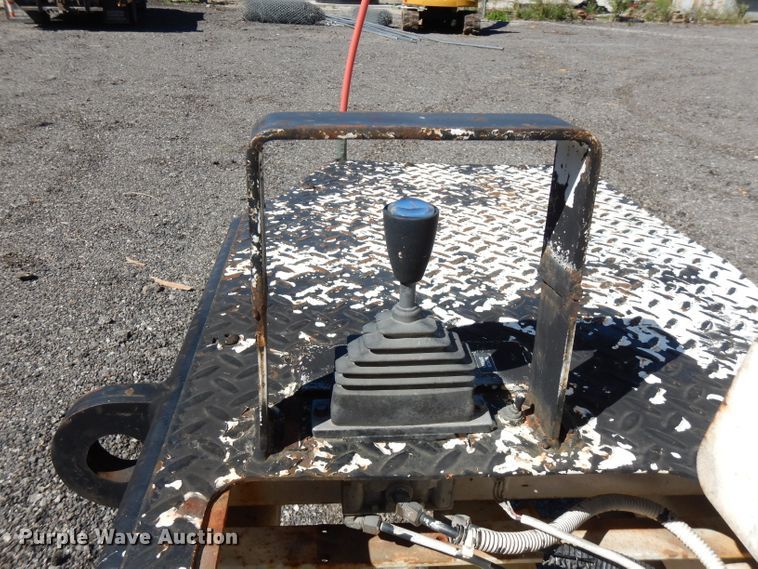 image for item FR9120 1999 Freightliner FL80  bucket truck