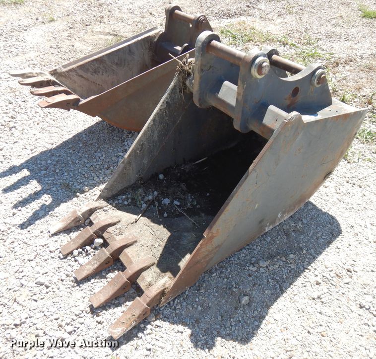 image for item FR9122 (2) backhoe buckets