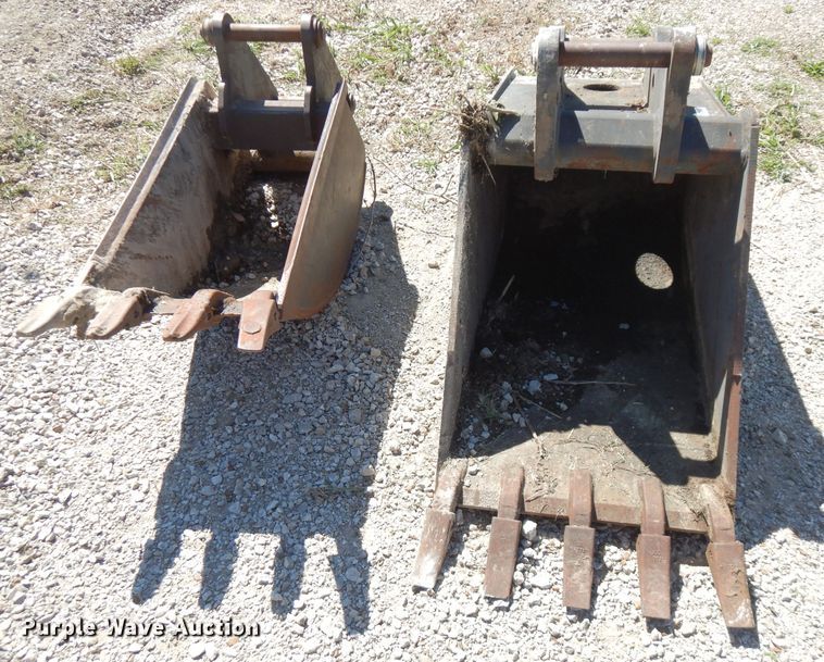 image for item FR9122 (2) backhoe buckets