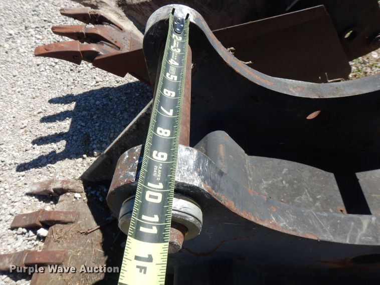 image for item FR9122 (2) backhoe buckets