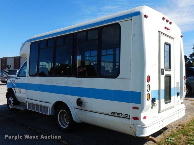 image for item FR9127 2006 Ford E350 Super Duty  shuttle bus