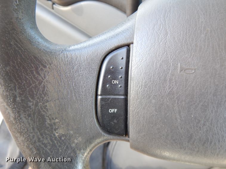 image for item FR9127 2006 Ford E350 Super Duty  shuttle bus