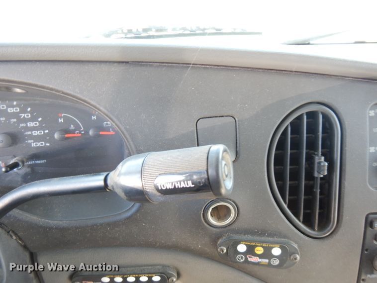 image for item FR9127 2006 Ford E350 Super Duty  shuttle bus