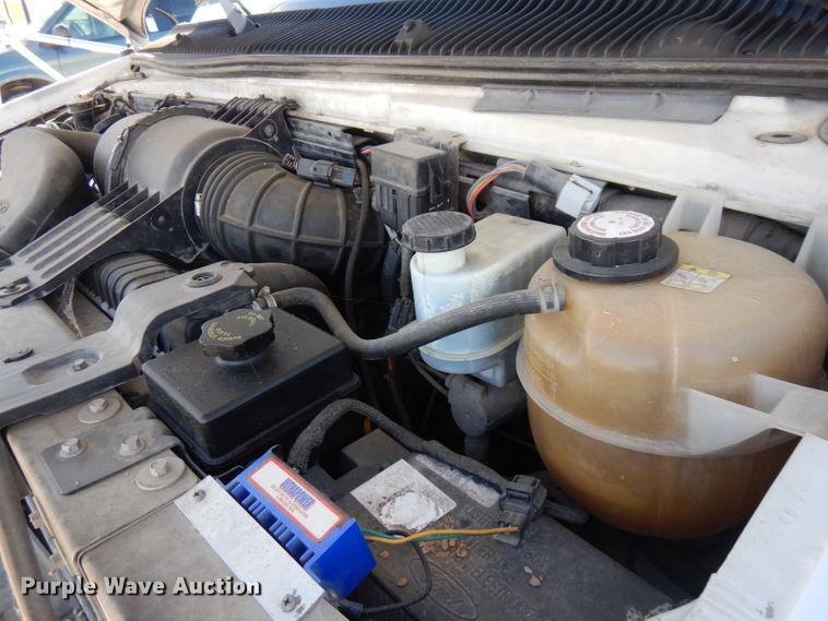 image for item FR9127 2006 Ford E350 Super Duty  shuttle bus