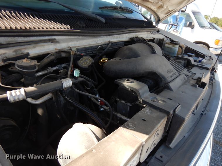 image for item FR9127 2006 Ford E350 Super Duty  shuttle bus