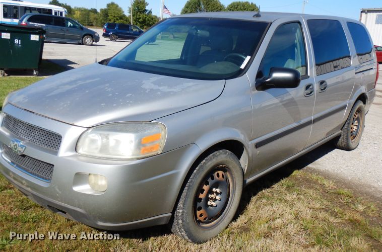 image for item FR9129 2006 Chevrolet Uplander LS  van