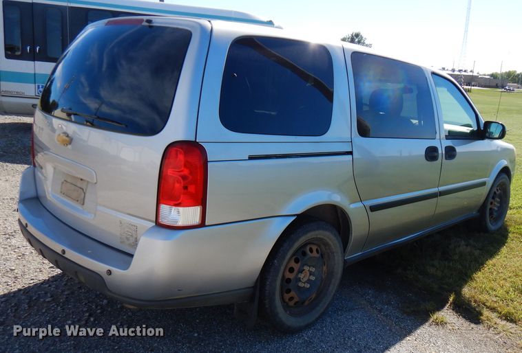 image for item FR9129 2006 Chevrolet Uplander LS  van