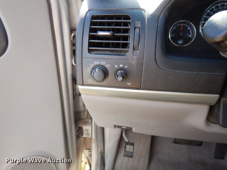 image for item FR9129 2006 Chevrolet Uplander LS  van