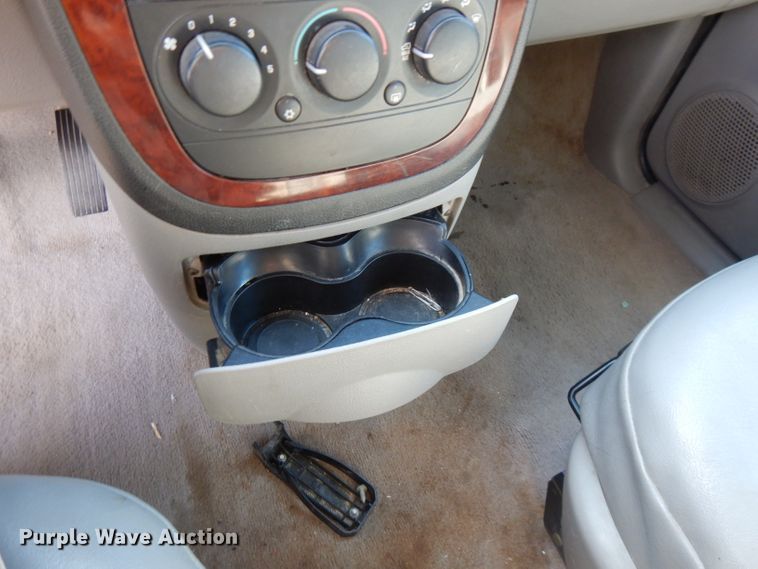 image for item FR9129 2006 Chevrolet Uplander LS  van