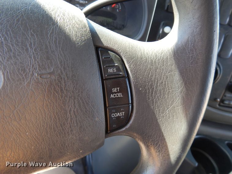 image for item FR9130 2007 Ford Econoline E450  shuttle bus