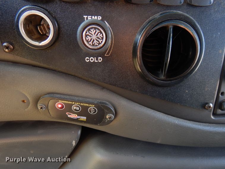 image for item FR9130 2007 Ford Econoline E450  shuttle bus