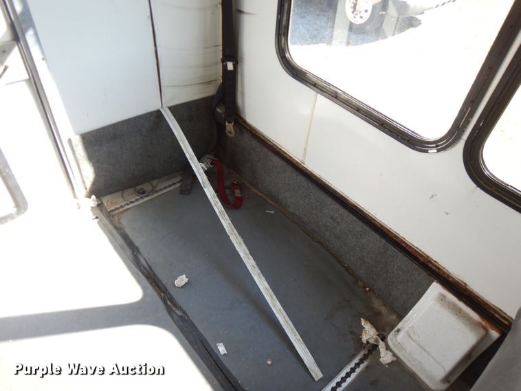 image for item FR9130 2007 Ford Econoline E450  shuttle bus