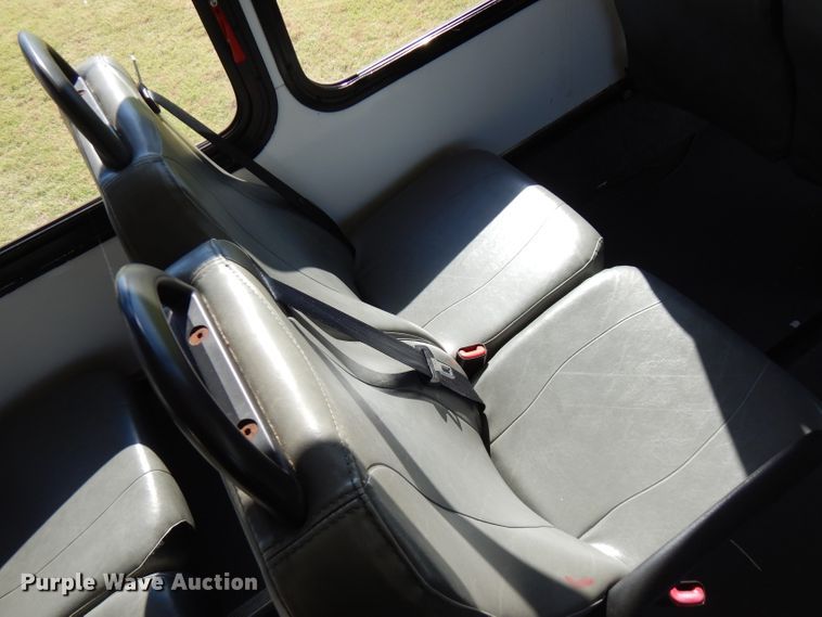 image for item FR9130 2007 Ford Econoline E450  shuttle bus