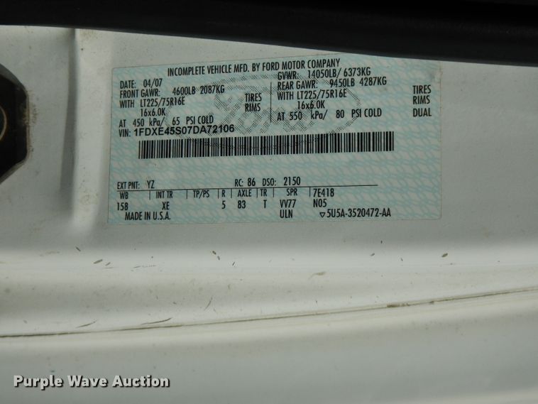 image for item FR9130 2007 Ford Econoline E450  shuttle bus