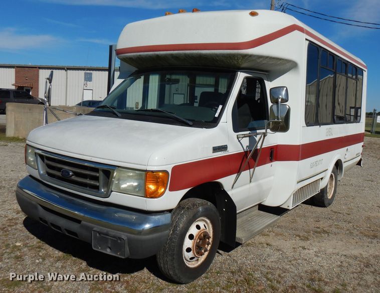 image for item FR9131 2006 Ford E350   shuttle bus
