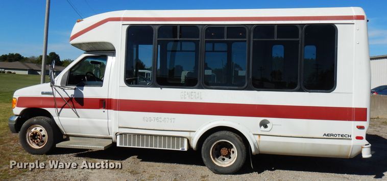 image for item FR9131 2006 Ford E350   shuttle bus