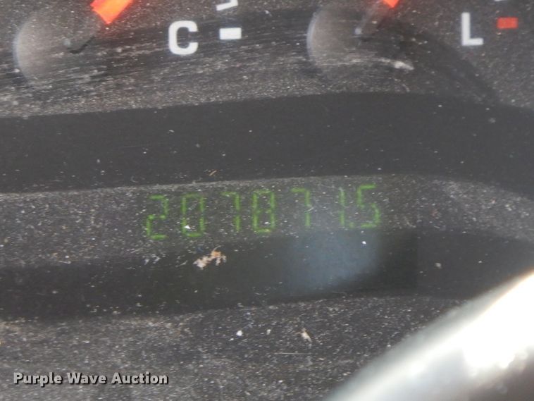 image for item FR9131 2006 Ford E350   shuttle bus