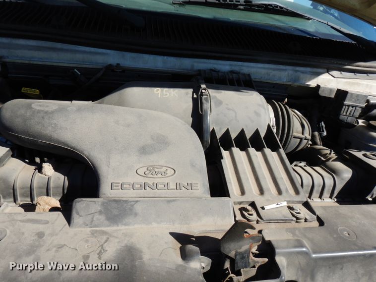 image for item FR9131 2006 Ford E350   shuttle bus