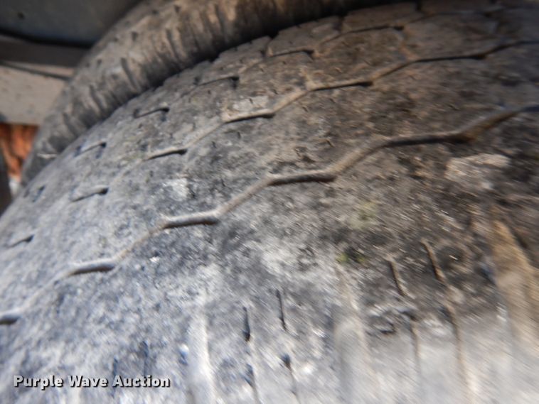 image for item FR9131 2006 Ford E350   shuttle bus