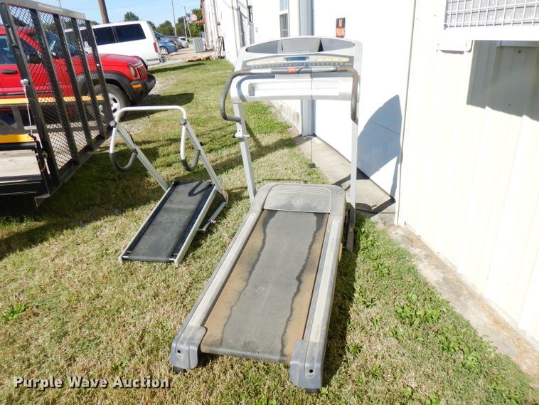 image for item FR9132 (2) Treadmills