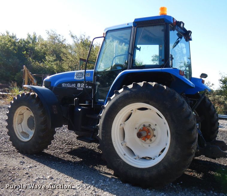 image for item FR9135 New Holland 8260  tractor