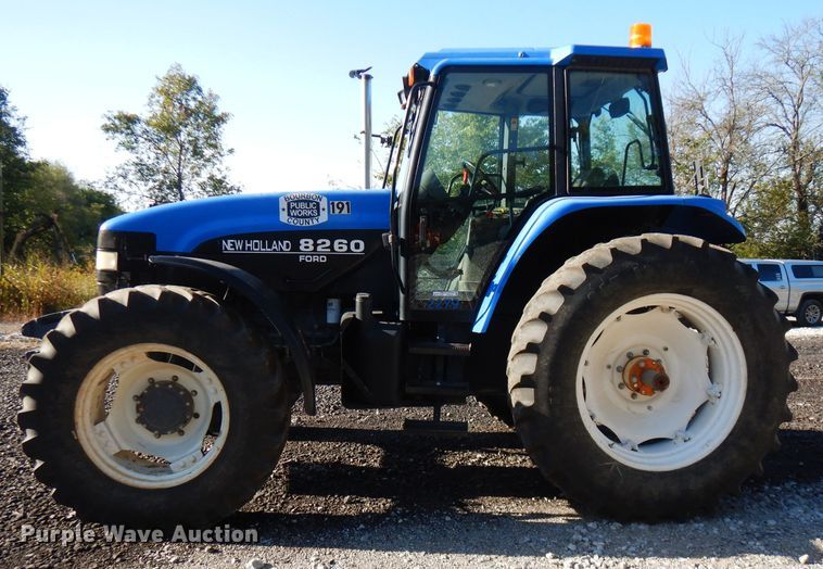image for item FR9135 New Holland 8260  tractor