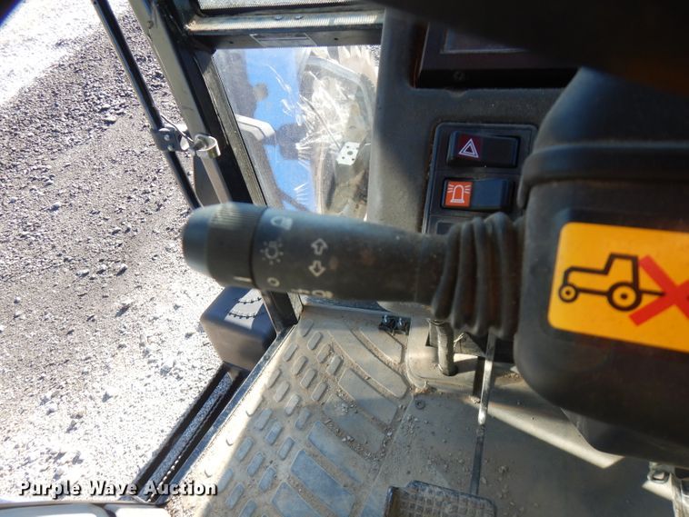 image for item FR9135 New Holland 8260  tractor