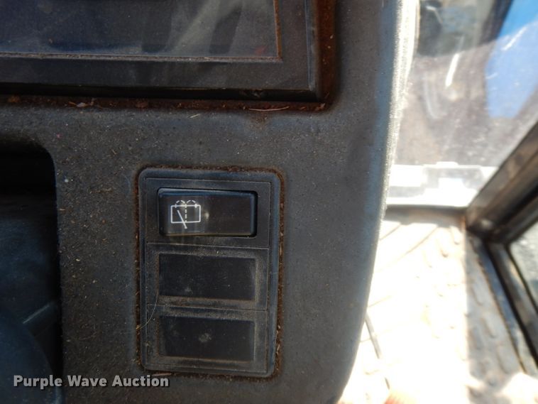 image for item FR9135 New Holland 8260  tractor