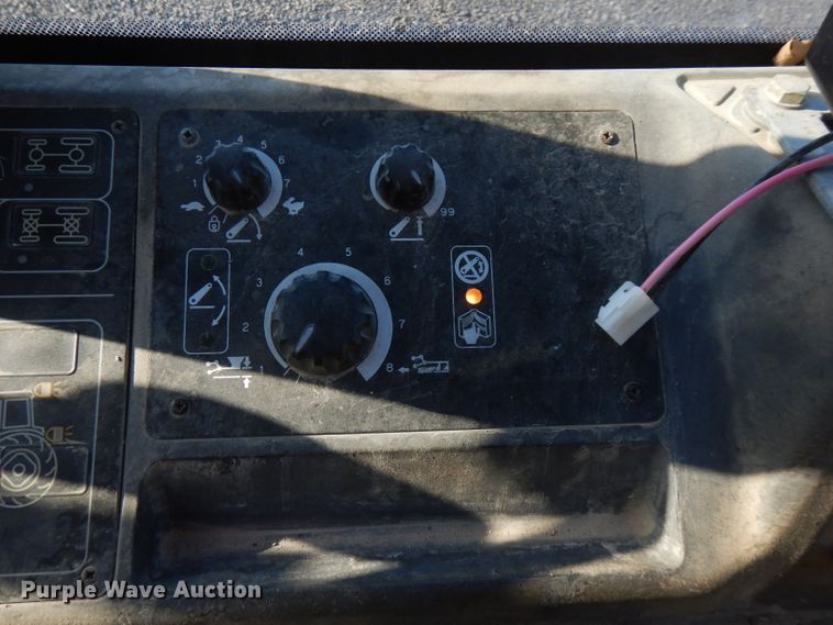 image for item FR9135 New Holland 8260  tractor