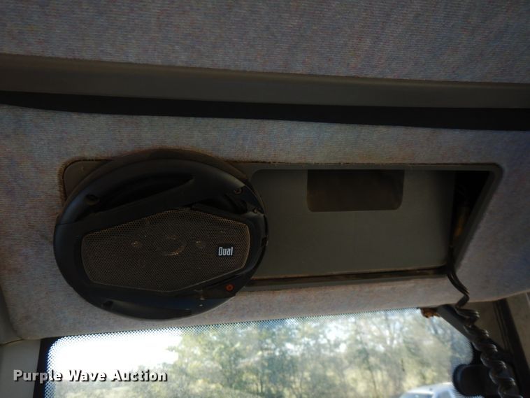 image for item FR9135 New Holland 8260  tractor