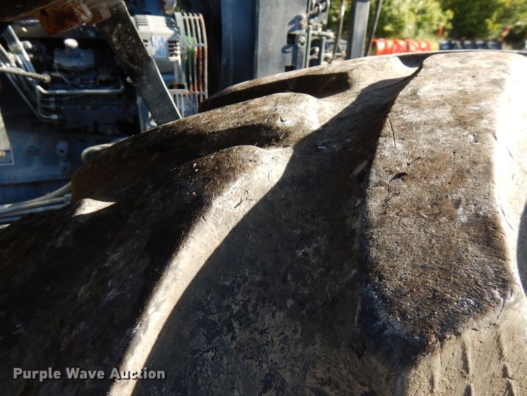 image for item FR9135 New Holland 8260  tractor