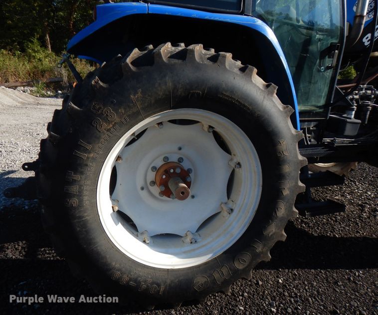 image for item FR9135 New Holland 8260  tractor