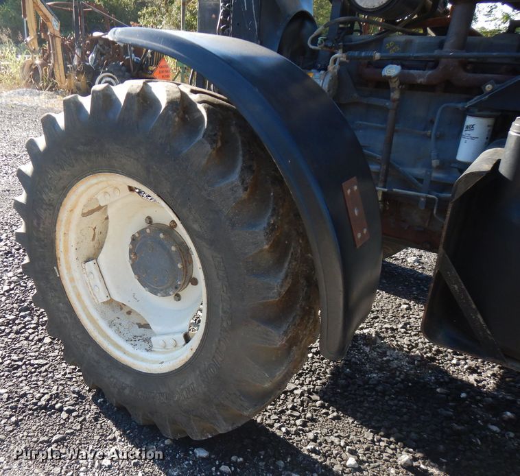 image for item FR9135 New Holland 8260  tractor