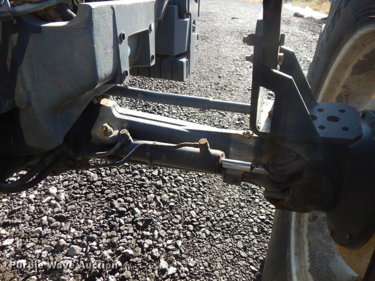 image for item FR9135 New Holland 8260  tractor