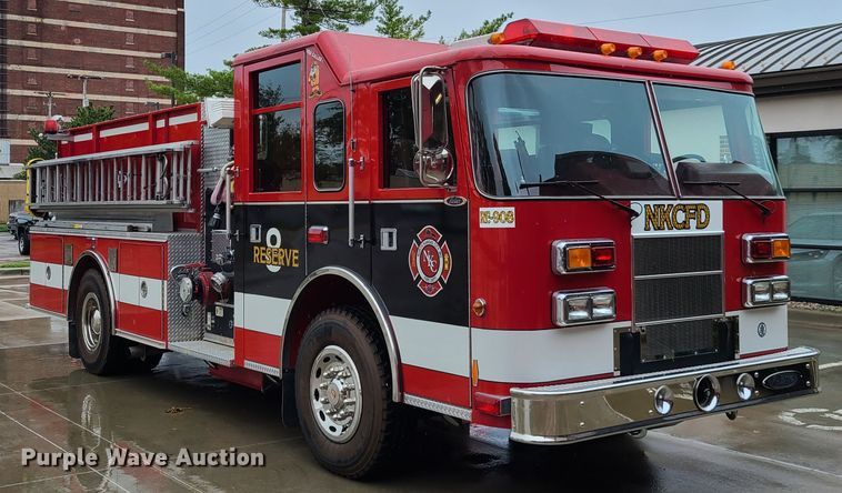 image for item GO9352 1999 Pierce Sabor  pumper fire truck