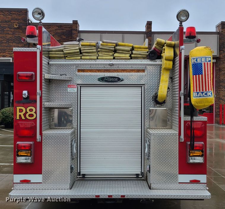 image for item GO9352 1999 Pierce Sabor  pumper fire truck