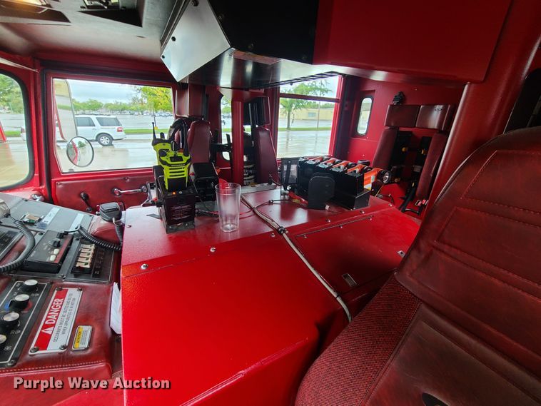 image for item GO9352 1999 Pierce Sabor  pumper fire truck