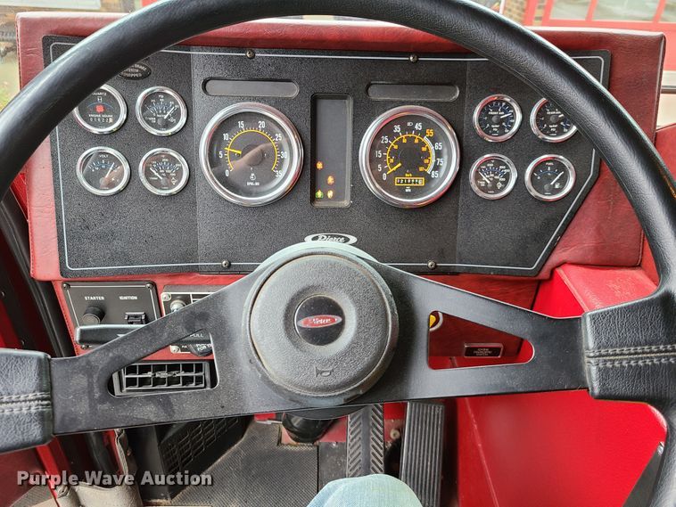 image for item GO9352 1999 Pierce Sabor  pumper fire truck