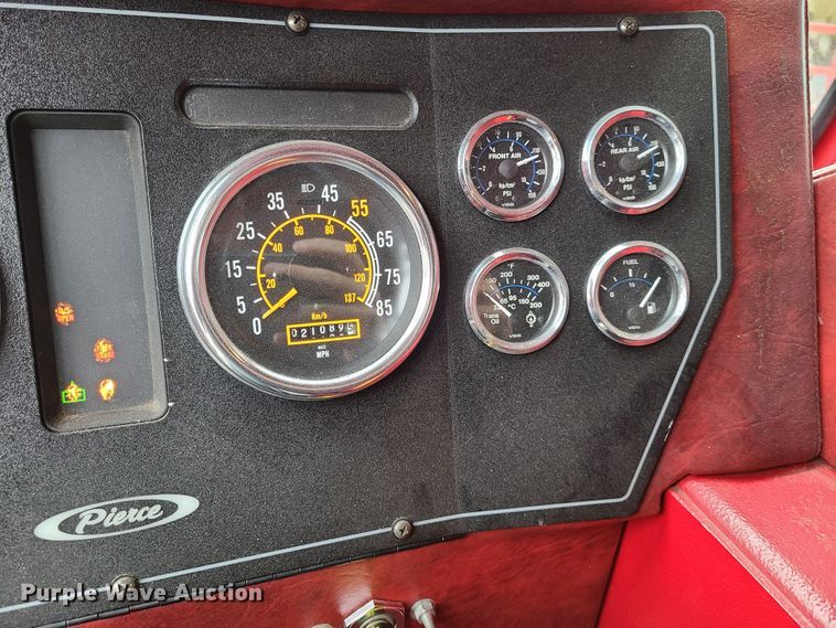 image for item GO9352 1999 Pierce Sabor  pumper fire truck