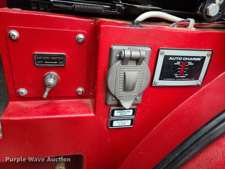 image for item GO9352 1999 Pierce Sabor  pumper fire truck