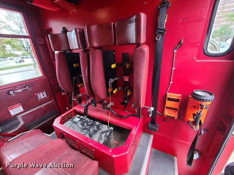 image for item GO9352 1999 Pierce Sabor  pumper fire truck