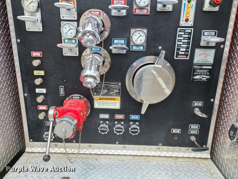 image for item GO9352 1999 Pierce Sabor  pumper fire truck